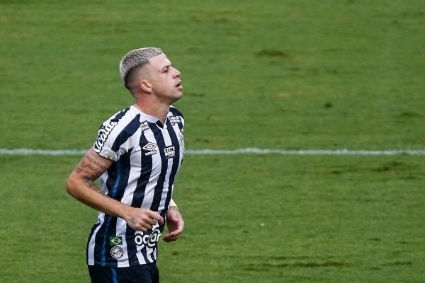 Foto: Marcello Zambrana/AGIF – Jobson deve ser empestado ao Náutico