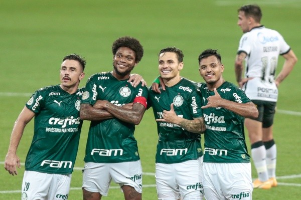 Foto:Marcello Zambrana/AGIF | Luiz Adriano e +2 seriam ‘presente de Natal’ do Cruzeiro à Nação Azul