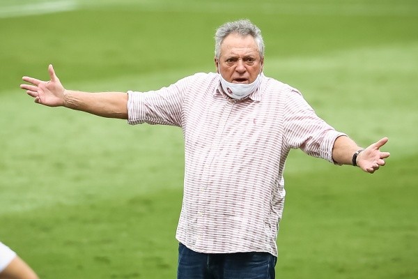 Agif/Pedro H. Tesch – Abel Braga vira tema na torcida do Flamengo na web