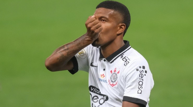 Foto: Marcello Zambrana/AGIF - Léo Natel: contrato com o Corinthians ainda é longo