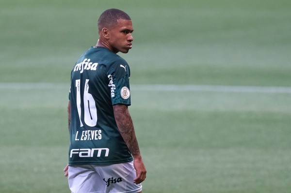 Foto: Marcello Zambrana/AGIF – Esteves está cedido ao Colorado Rapids, da MLS, e deve ser negociado pelo Palmeiras