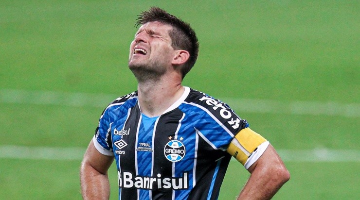 Foto: Fernando Alves/AGIF- Kannemann colecionou problemas físicos em 2022.