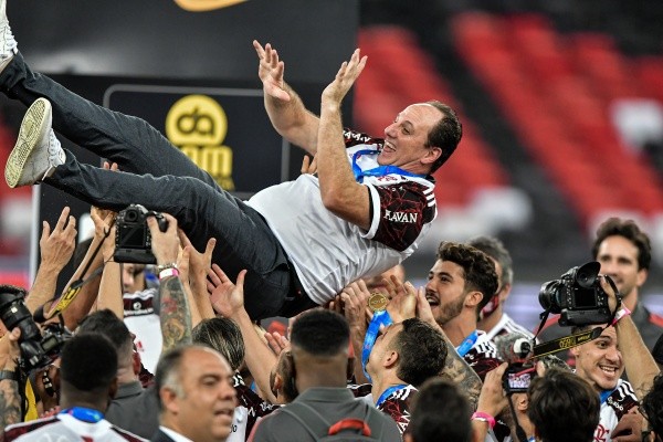 Foto: Thiago Ribeiro/AGIF | Flamengo de Ceni conquistou o Carioca 2021