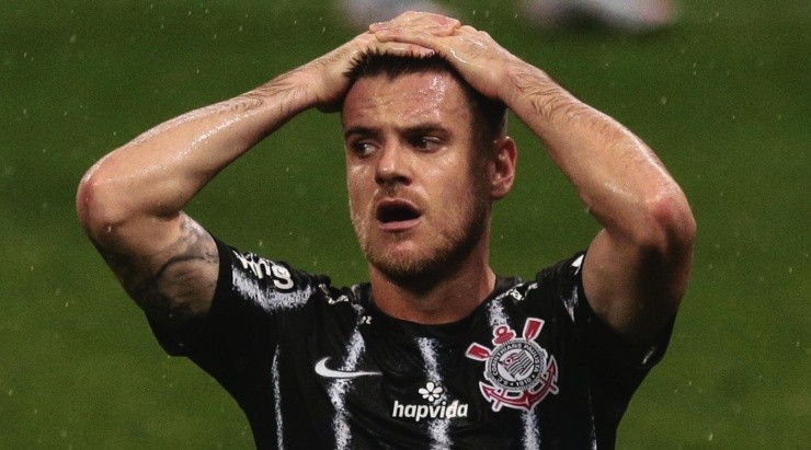 Foto: Ettore Chiereguini/AGIF - Ramiro é criticado pelos torcedores, mas pode voltar.