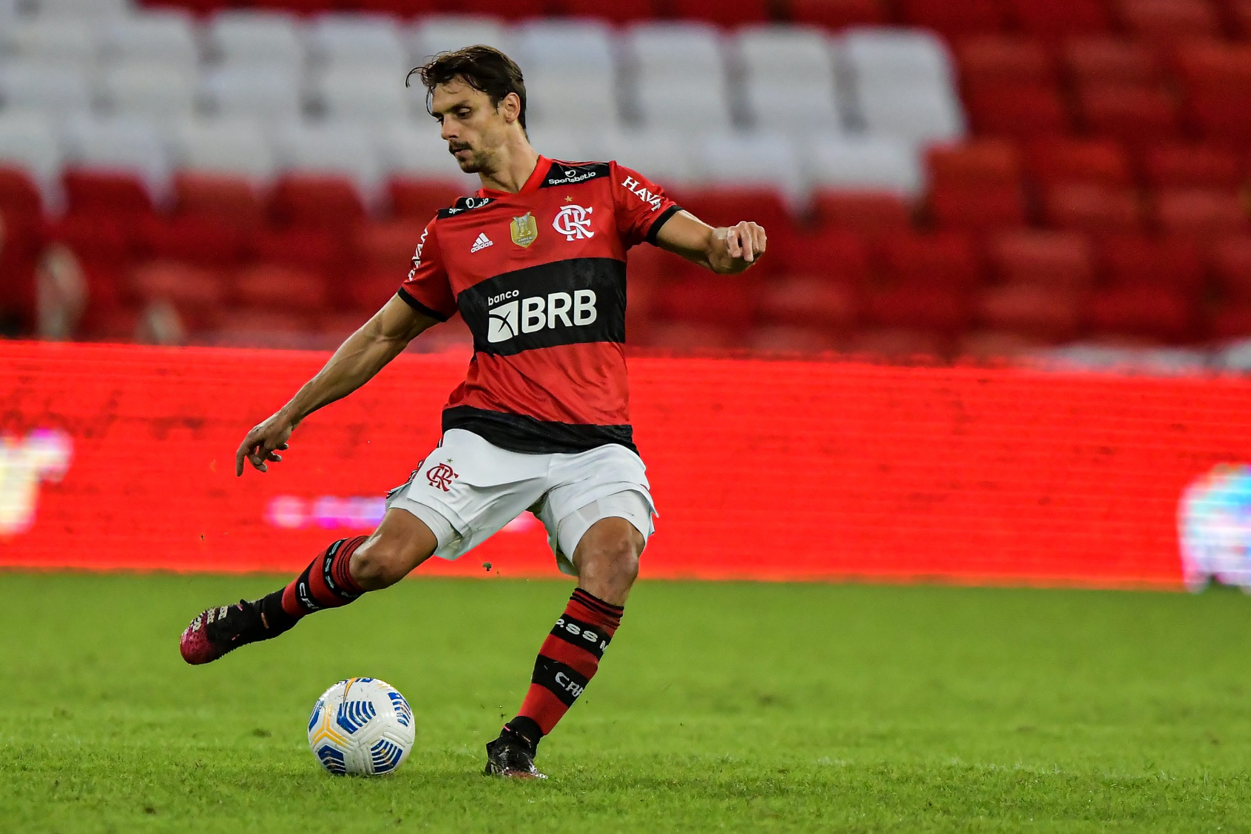 (Foto: Thiago Ribeiro/AGIF) Rodrigo Caio é cotado para time de Jorge Jesus