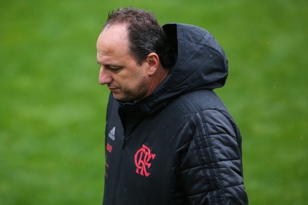 Foto: Pedro H. Tesch/AGIF – Rogério Ceni foi campeão brasileiro com o Flamengo na temporada de 2020