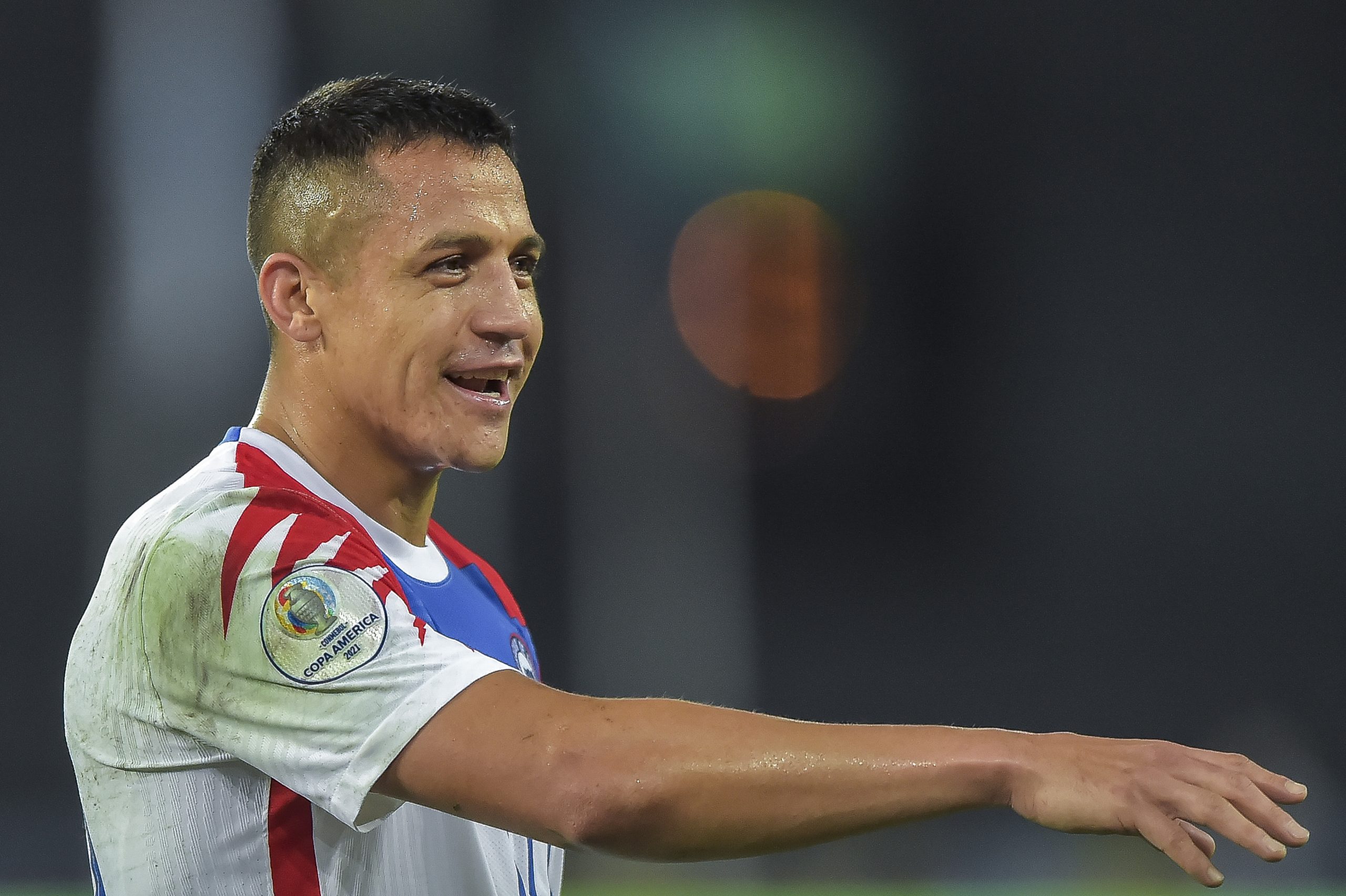 Foto: Thiago Ribeiro/AGIF – Alexis Sánchez estaria disposto a reduzir pedida salarial em prol de reforçar Flamengo, diz imprensa italiana