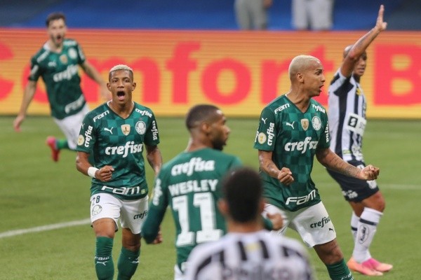 Foto:Marcello Zambrana/AGIF – Palmeiras venceu mais uma sobre o Santos