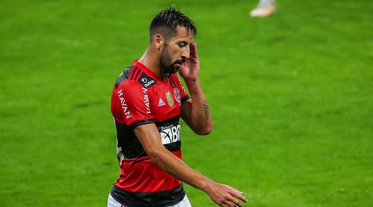 Isla deve deixar o Flamengo no final da temporada para atuar em seu time do coração, a Universidade do Chile. Foto:Pedro H. Tesch/AGIF