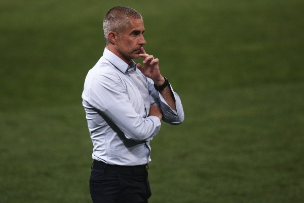 (Foto: Ettore Chiereguini/AGIF) Sylvinho adota método para utilizar base do Corinthians