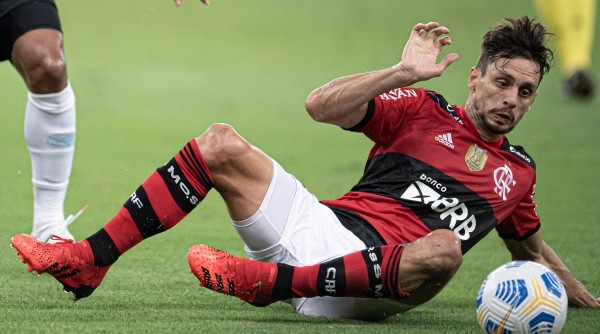 RJ - Rio de Janeiro - 19/09/2021 - BRASILEIRO A 2021, FLAMENGO X GREMIO - Rodrigo Caio jogador do Flamengo durante partida contra o Gremio no estadio Maracana pelo campeonato Brasileiro A 2021. Foto: Jorge Rodrigues/AGIF