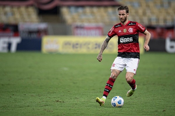 RJ - Rio de Janeiro - 19/09/2021 - BRASILEIRO A 2021, FLAMENGO X GREMIO - Leo Pereira jogador do Flamengo durante partida contra o Gremio no estadio Maracana pelo campeonato Brasileiro A 2021. Foto: Jorge Rodrigues/AGIF