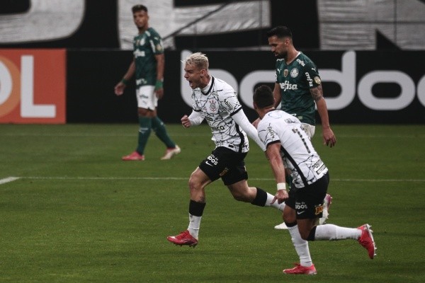 Róger Guedes foi o cara da partida