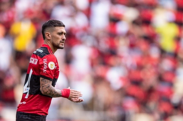 Foto:Thiago Ribeiro/AGIF | Arrascaeta é pauta em entrevista de Braz