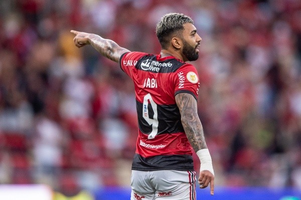 Gabigol é um dos jogadores que desfalcam o Flamengo, ele estará defendendo a seleção Brasileira | Crédito: Thiago Ribeiro/AGIF
