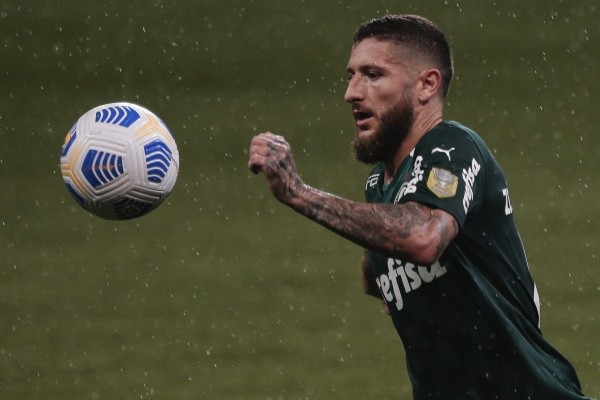 Foto: Ettore Chiereguini/AGIF – Zé Rafael cresceu muito de produção e se tornou titular absoluto no meio do Palmeiras
