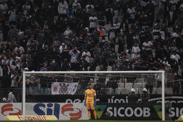 Torcida da Fiel compareceu na Neo Química Arena. (Foto: Ettore Chiereguini/AGIF)