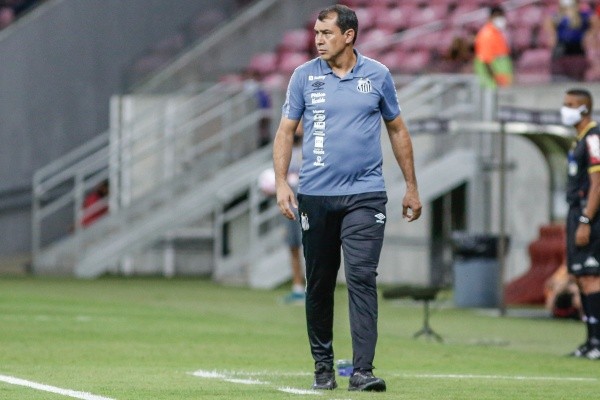 Carille em campo pelo Santos. (Foto: Paulo Paiva/AGIF)