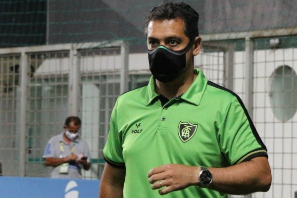 (Foto: Fernando Moreno/AGIF) Marquinhos aponta time misto do América contra URT
