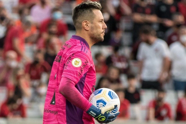 Foto: Robson Mafra/AGIF – Diego Alves pode perder titularidade em 2022