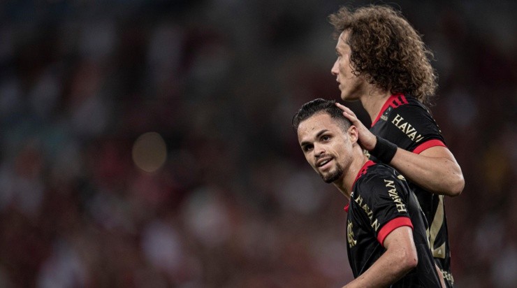 David Luiz comemorando o gol do Flamengo com Michael. Foto:Jorge Rodrigues/AGIF