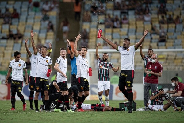 Após Zé Welison ter choque de cabeça com Lucca do Fluminense, Sport traz atualizações sobre o jogo (Foto: Foto: Jorge Rodrigues/AGIF)