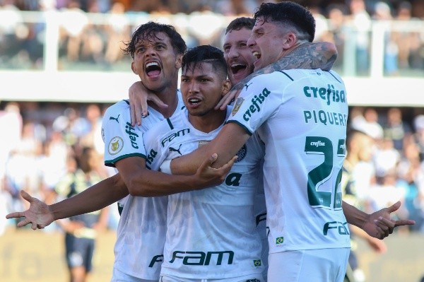 Foto:Fernanda Luz/AGIF – Palmeiras venceu mais uma vez na Vila Belmiro