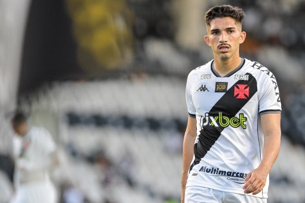 Foto:Thiago Ribeiro/AGIF – Andrey saiu do Vasco e está livre para negociar. Inter, Santos, Bragantino e Coritiba de olho