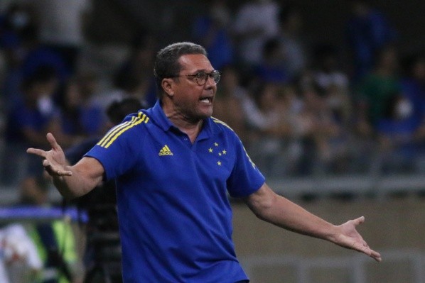 Vanderlei Luxemburgo afirma que Cruzeiro dispensará diversos jogadores (Foto: Fernando Moreno/AGIF)