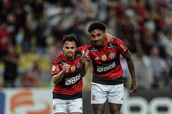 Foto: Thiago Ribeiro/AGIF – Michael e Vitinho
