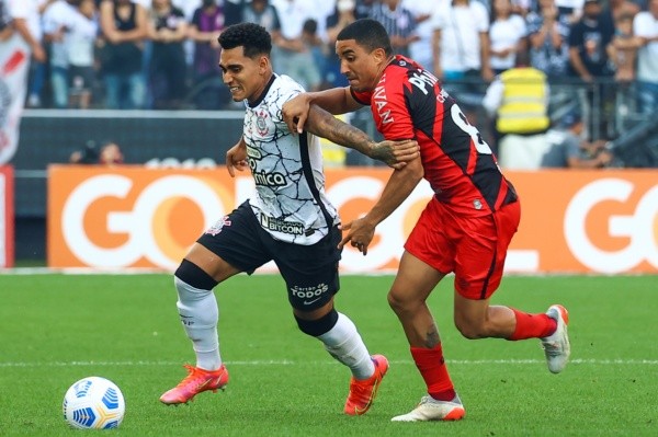 Foto: Marcello Zambrana/AGIF – Jogador foi importante em mais uma vitória do Timão que levou o time ao quarto lugar