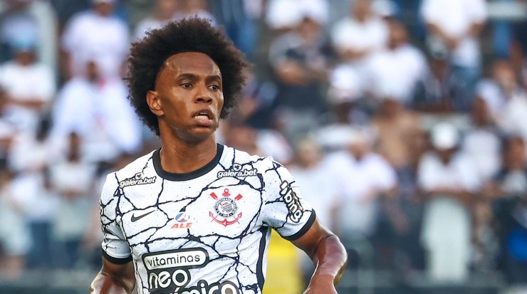 Willian promete que melhorá o seu nível de futebol para 2022. Foto:Marcello Zambrana/AGIF