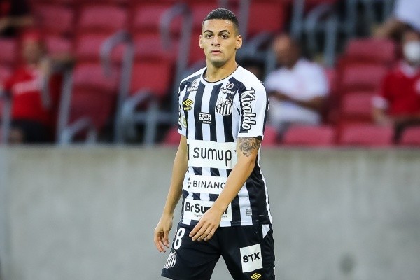 Kaiky vai vestir as cores do Almería (Foto: Pedro H. Tesch/AGIF)