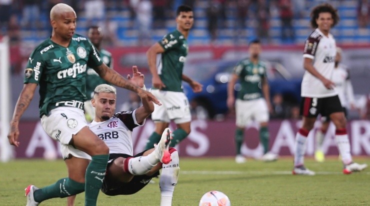 Foto: Ettore Chiereguini/AGIF - Deyverson marcou o gol mais importante de sua carreira naquele jogo.