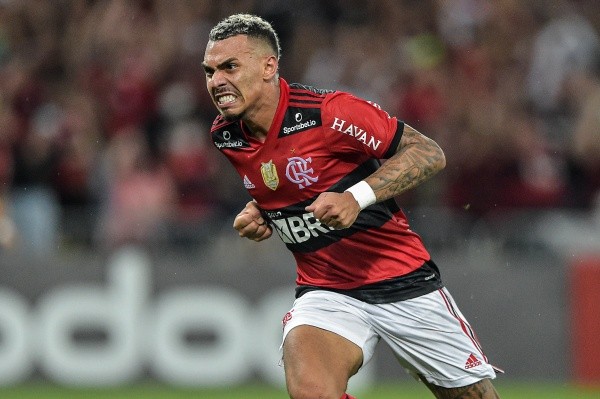 Foto:Thiago Ribeiro/AGIF | Matheuzinho afasta rumores sobre possível retorno de Rafinha