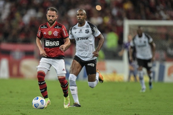 Foto:Thiago Ribeiro/AGIF – Números de Éverton Ribeiro evidenciam temporada abaixo da crítica pelo Flamengo