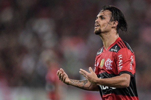 Foto:Thiago Ribeiro/AGIF – Michael está no radar do Al-Hilal e Flamengo ainda trava últimos detalhes de negociação