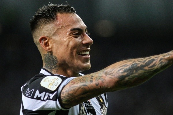 Foto: Fernando Moreno/AGIF – Vargas tem contrato até dezembro no Atlético-MG e recebe R$ 1 milhão mensais