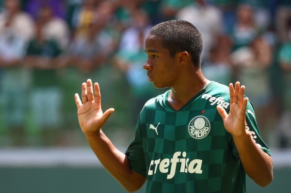 Endrick foi inscrito na Libertadores pelo Palmeiras (Foto: Marcello Zambrana/AGIF)