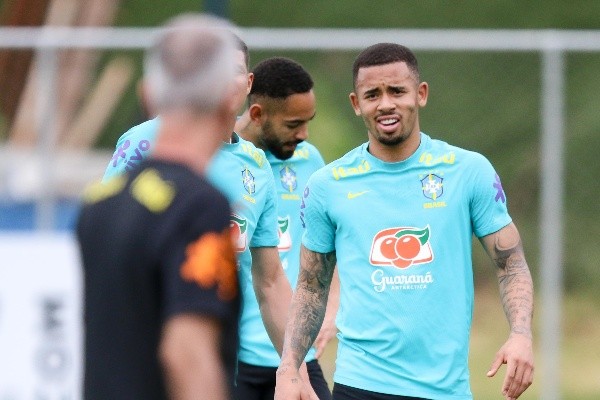 Gabriel Jesus está com a Seleção Brasileira (Foto: Fernando Moreno/AGIF)