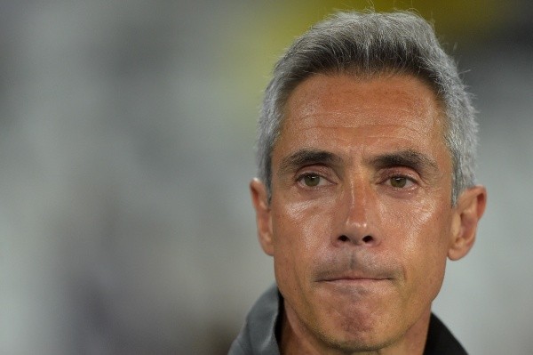 Foto: Thiago Ribeiro/AGIF – Paulo Sousa tem nove vitórias em 12 jogos e busca seu primeiro título