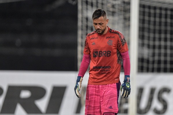 Foto: (Thiago Ribeiro/AGIF) - Antes titular, Diego Alves tem perdido espaço no Flamengo