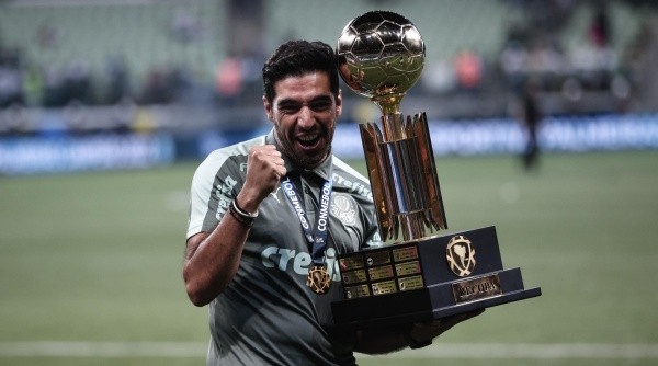 Abel Ferreira foi elogiado pelo ex-jogador Rivaldo (Foto: Ettore Chiereguini/AGIF)