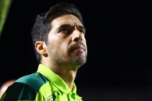 Abel pressiona a diretoria do Palmeiras por contratações (Foto: Marcello Zambrana/AGIF)