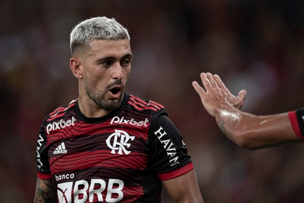 Foto: Jorge Rodrigues/AGIF – Arrascaeta participou de três gols do Flamengo na goleada por 6 a 0 sobre o Bangu