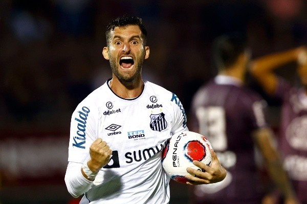 Foto: Thiago Calil/AGIF – Léo Baptistão foi oitavo nome mais pesquisado no Transfermarkt