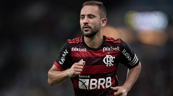 Éverton Ribeiro está na mira do São Paulo (Foto: Jorge Rodrigues/AGIF)