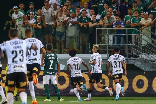 Foto: Marcello Zambrana/AGIF – Timão perdeu os três clássicos até o momento da temporada