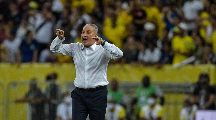 Thiago Ribeiro/AGIF - Tite no comando da Seleção. 