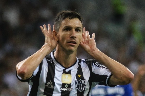 Foto:Fernando Moreno/AGIF | Nacho ‘ofusca’ Veiga em corrida pelo Prêmio ESPN Bola de Prata